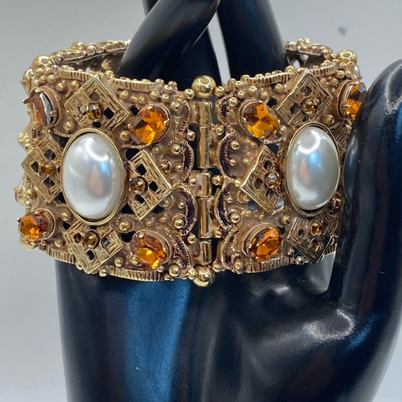 Vintage Filigree Brass Bracelet. Rhinestone Faux pearl wide high end 6”in - Picture 13 of 13